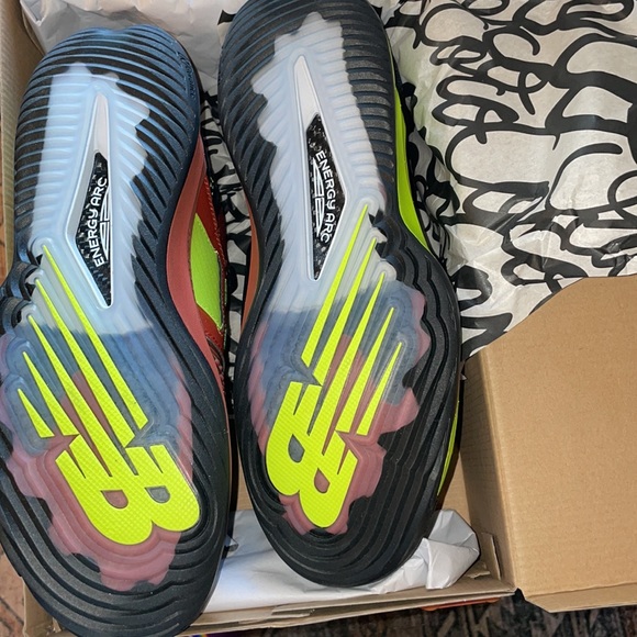 Men’s New Balance - Picture 4 of 7